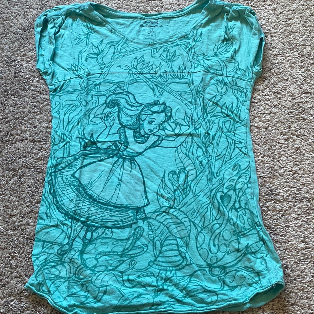 Alice in wonderland disney exclusive shirt